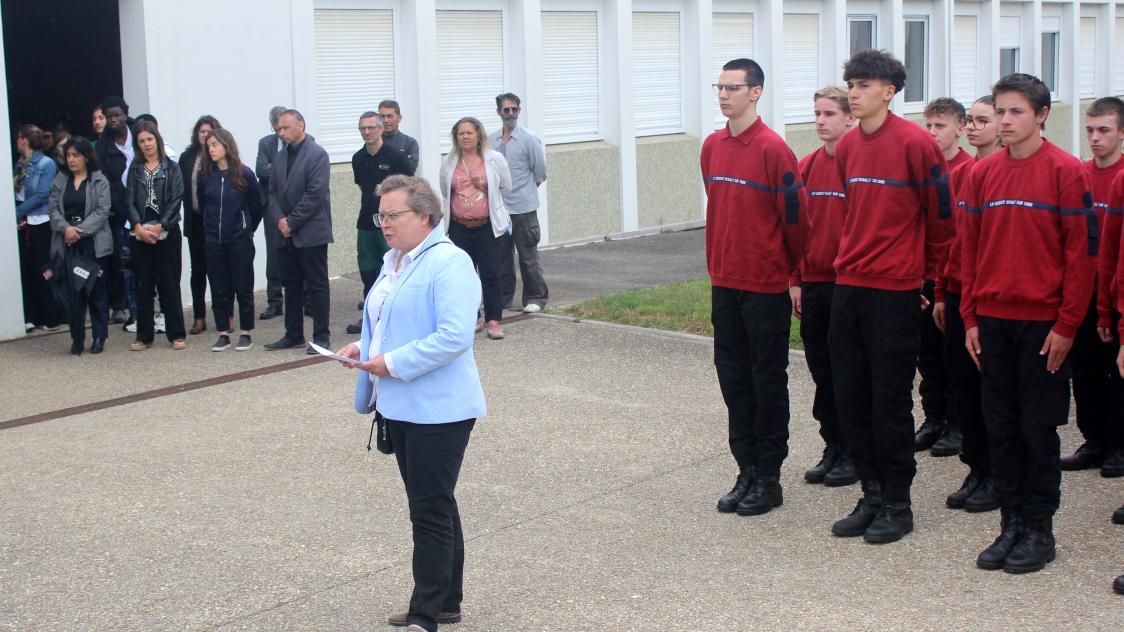 L’inauguration et le discours officiel de la proviseure.